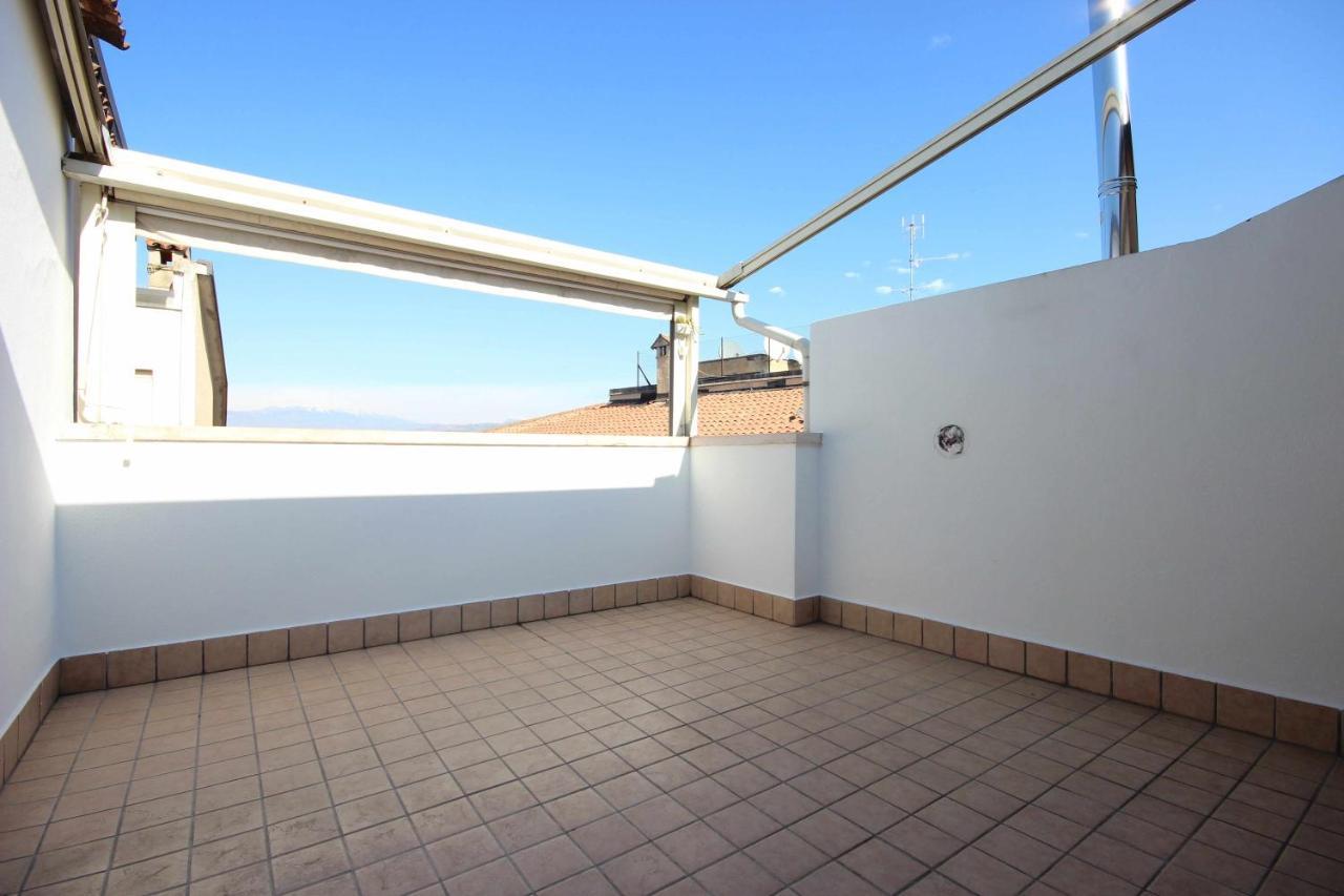 Case Vr Holiday Vittorias Flat Verona Exterior foto